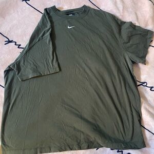 Nike women’s oversized shirt XL